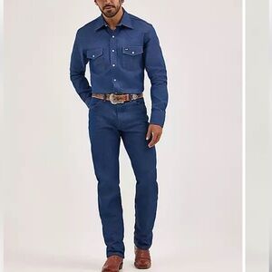 Wrangler Men's Classic Blue Straight Jeans